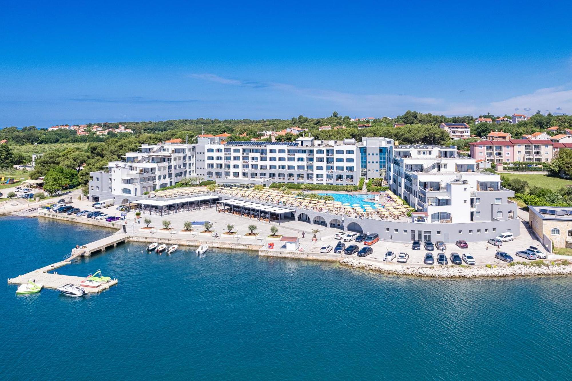 Family Resort Del Mar Banjole Ngoại thất bức ảnh